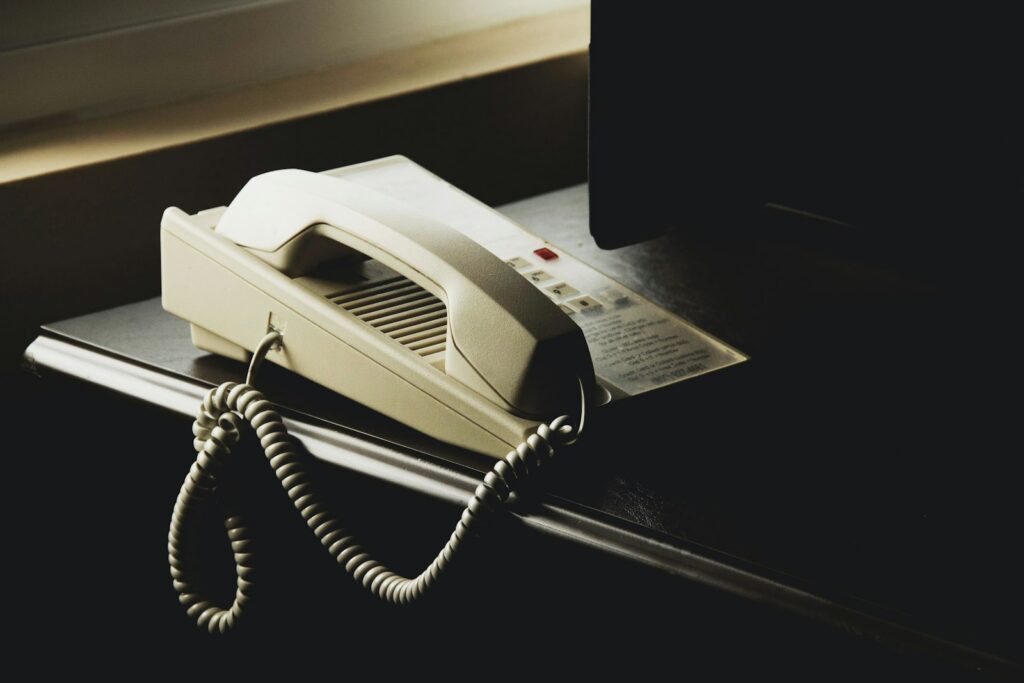 Kicsengő asztali telefon munkaidő után – minden fogadatlan hívás egy elveszett szállodai foglalás